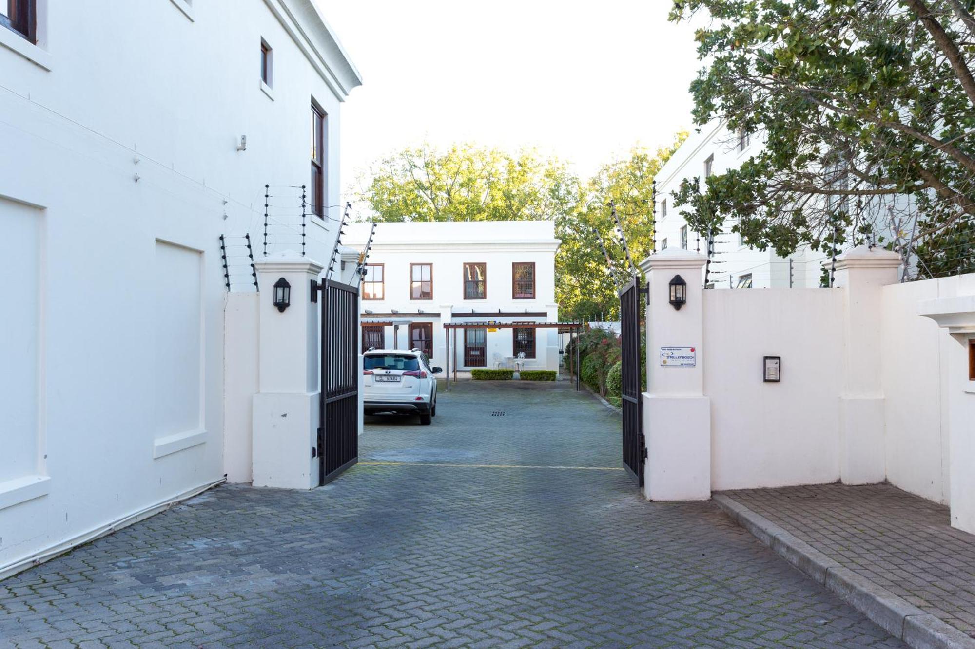 דירות באזור Stellenbosch Central, בגודל 99 מר, עם 2 חדרי שינה ו- 2 חדרי רחצה פרטיים מראה חיצוני תמונה